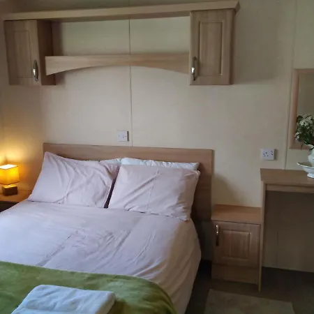 Private Caravan Situated At Parkdean Holiday Resort St Margaret'S At Cliffe Number 18 Exterior photo