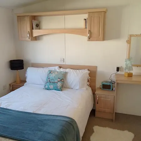 Private Caravan Situated At Parkdean Holiday Resort St Margaret'S At Cliffe Number 18 Exterior photo