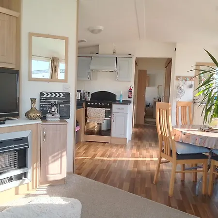 Private Caravan Situated At Parkdean Holiday Resort St Margaret'S At Cliffe Number 18 Exterior photo