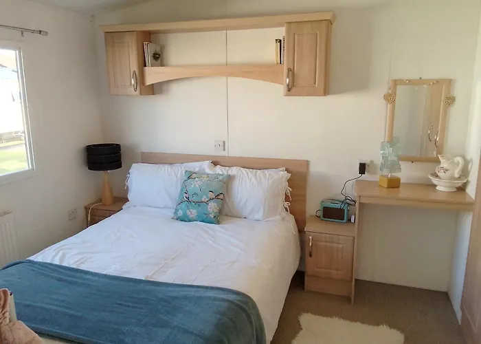 Private Caravan Situated At Parkdean Holiday Resort St Margaret\'S At Cliffe Number 18